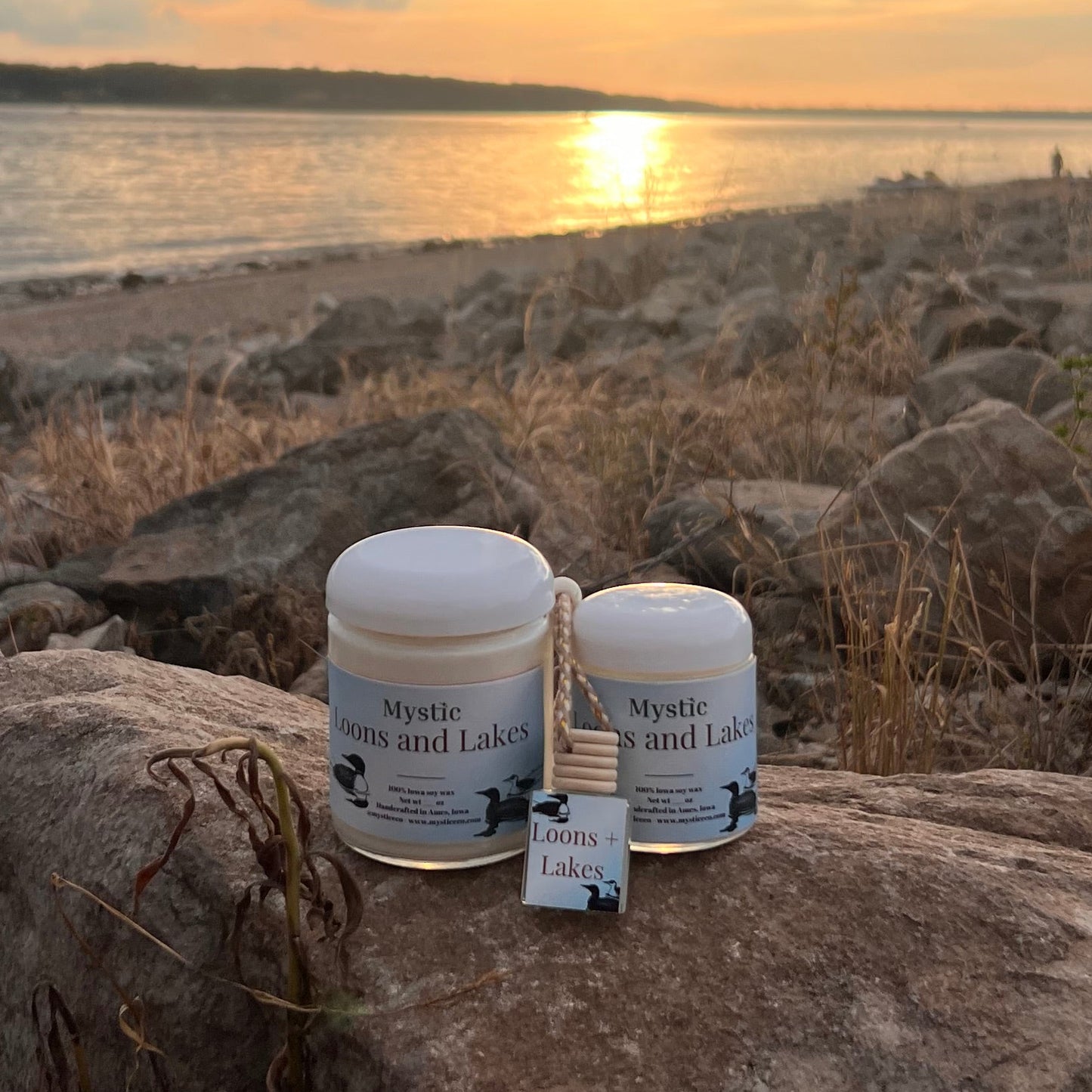 Loons and Lakes candle | sea salt, lily, coconut water, key lime, lotus, sage | eco-friendly non-toxic summer candle