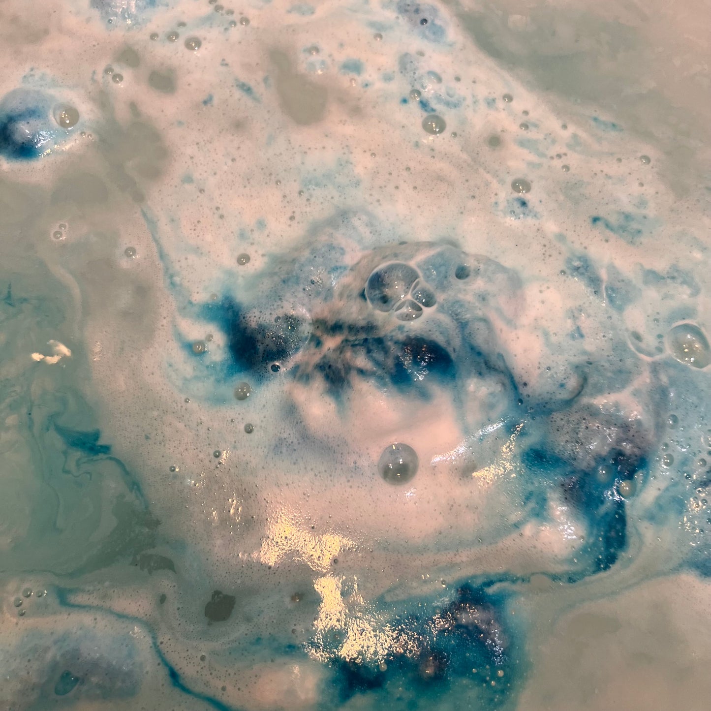 Eucalyptus Bath Bomb | 6 oz | eco-friendly