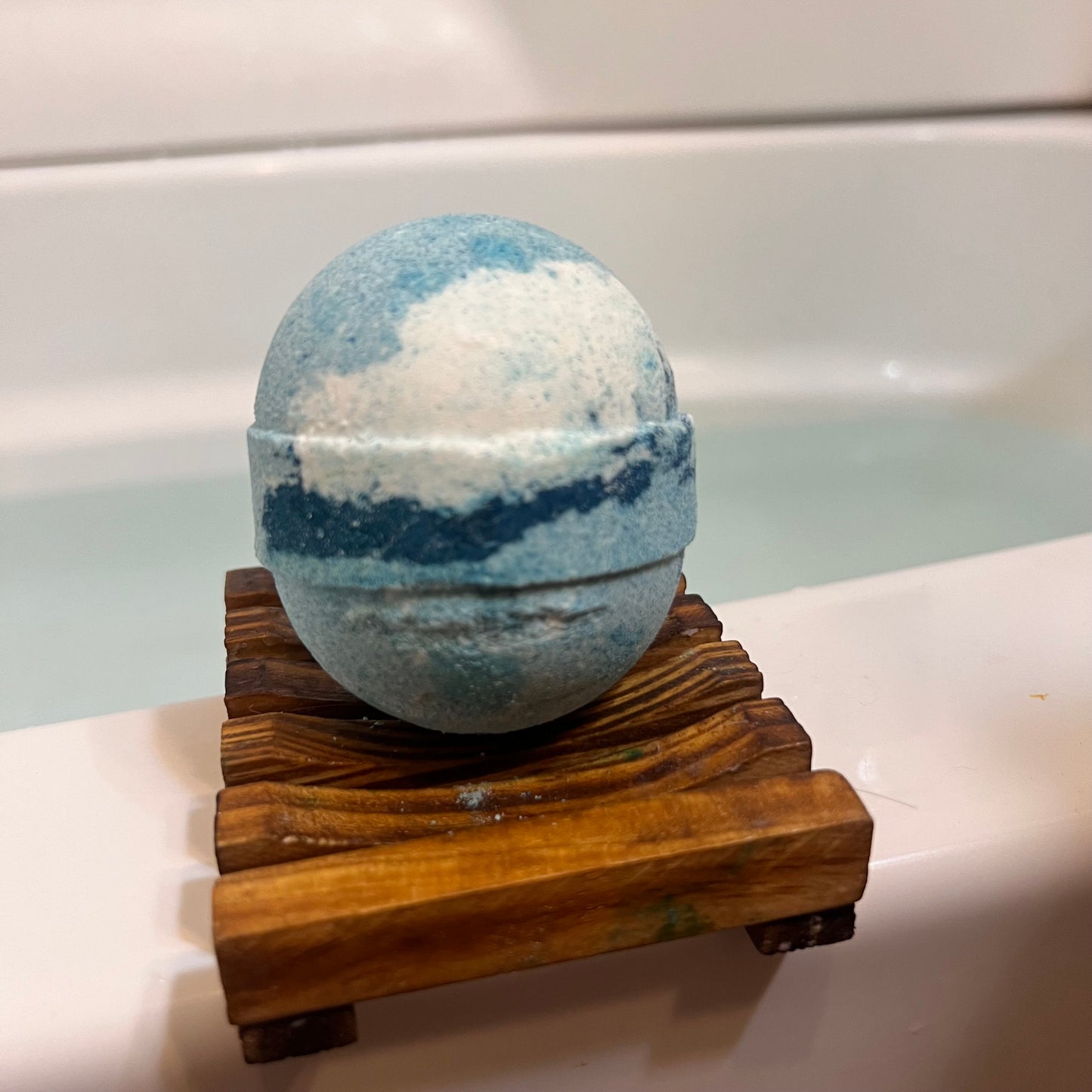 Eucalyptus Bath Bomb | 6 oz | eco-friendly