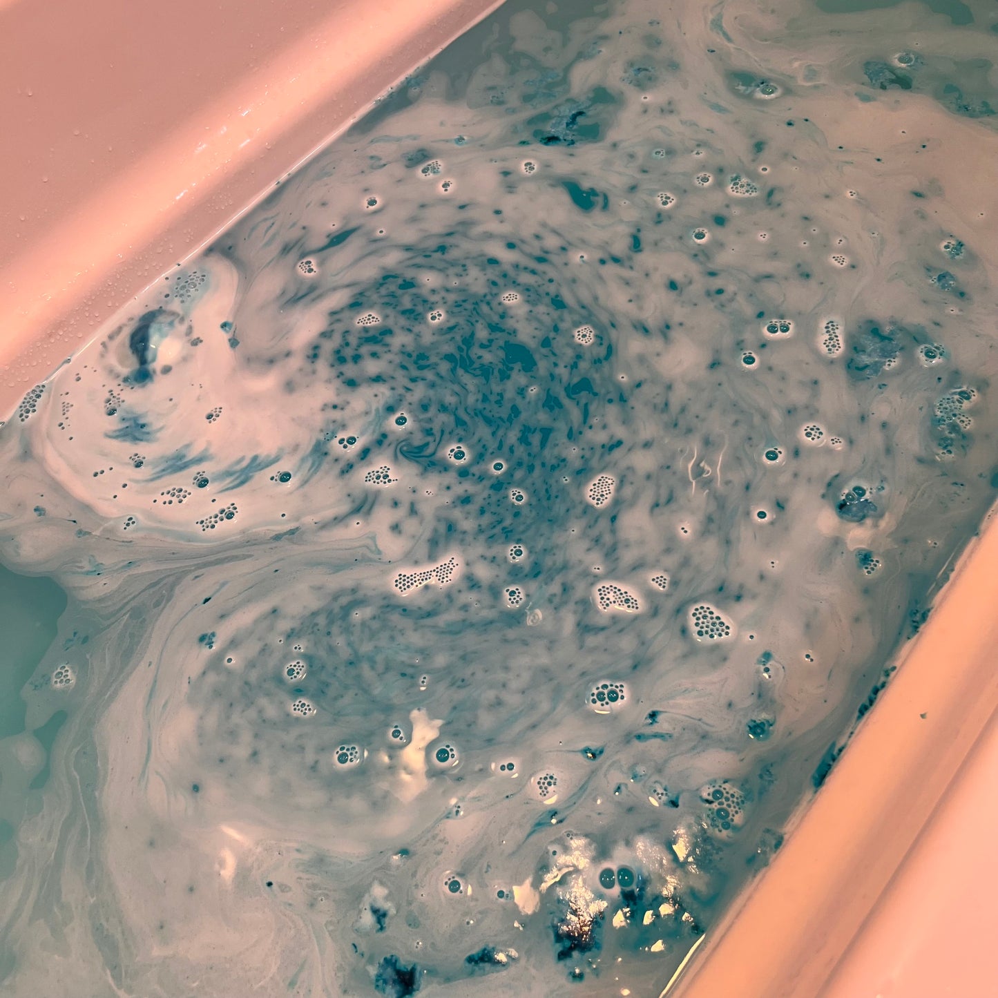 Eucalyptus Bath Bomb | 6 oz | eco-friendly