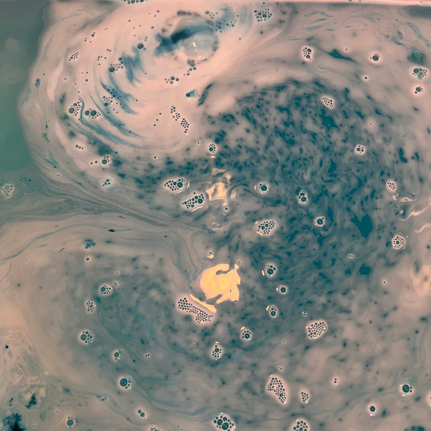 Eucalyptus Bath Bomb | 6 oz | eco-friendly